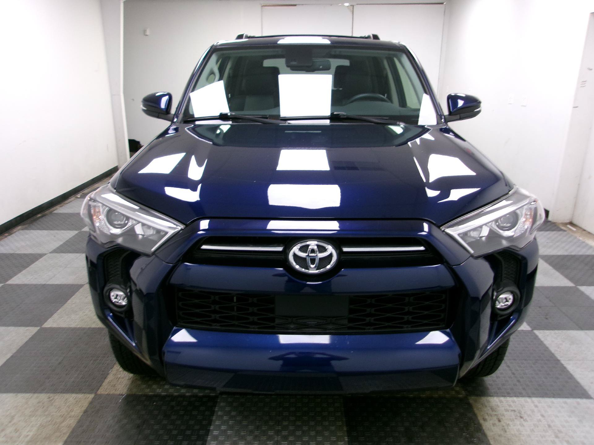 Used 2023 Toyota 4Runner SR5 Premium w/ Moonroof Package AWD/4WD image 15