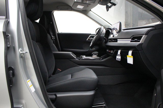 New 2025 Mitsubishi Outlander ES image 20
