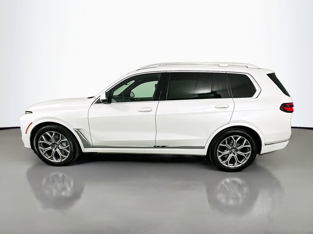Used 2023 BMW X7 xDrive40i w/ Parking Assistance Package image 8