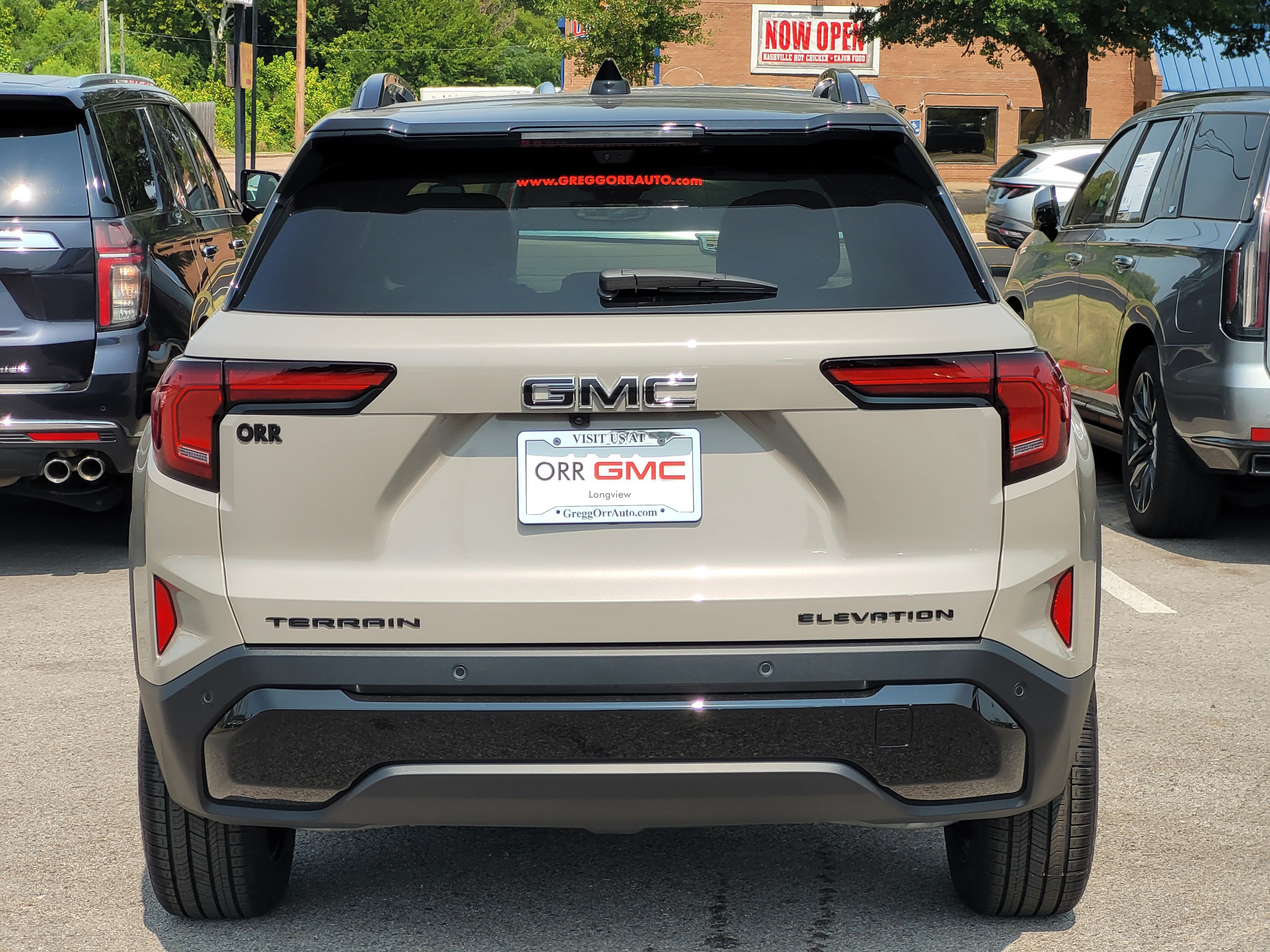 New 2027 GMC Terrain Elevation w/ Elevation Premium Package FWD image 5