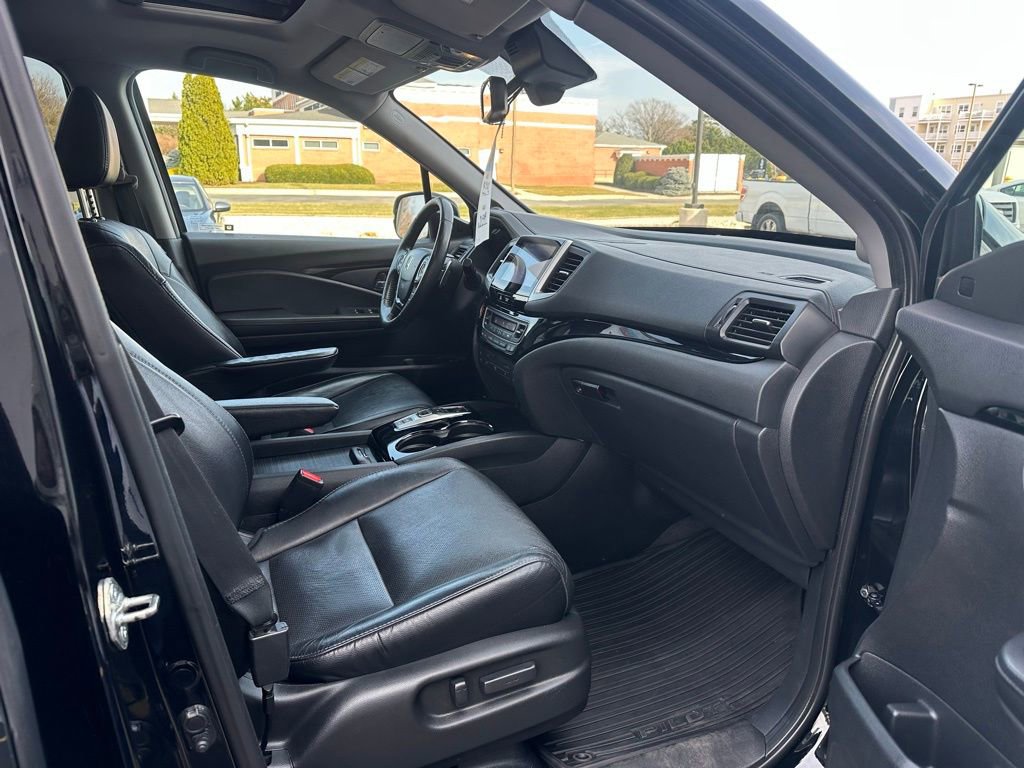 Used 2017 Honda Pilot Elite image 16