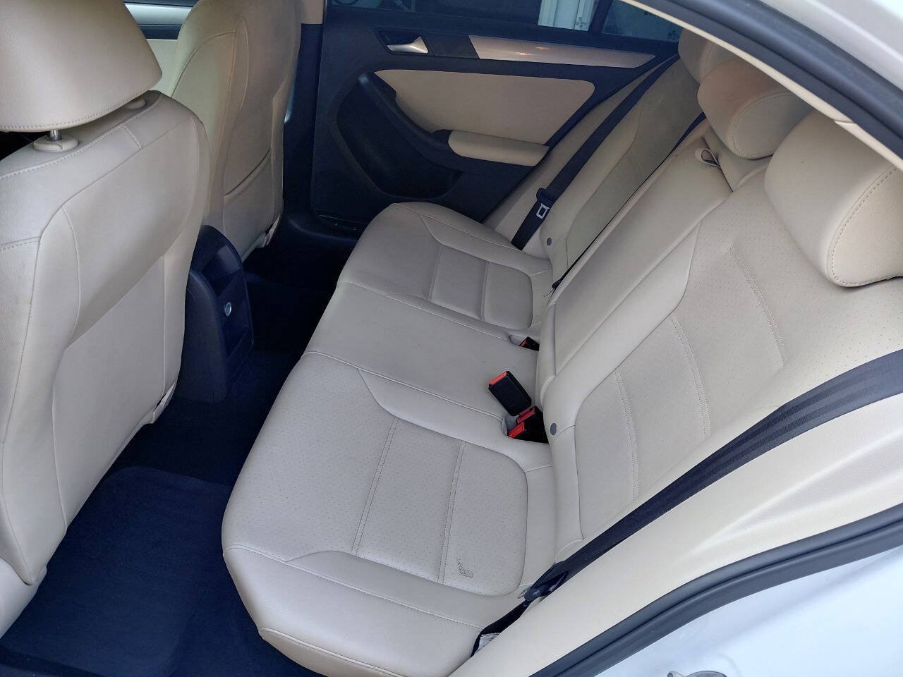 Used 2017 Volkswagen Jetta SE FWD image 11