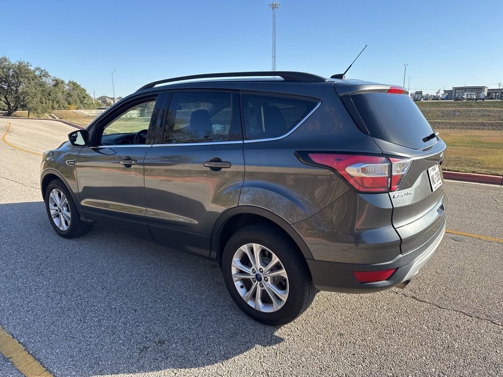 Used 2018 Ford Escape SE image 5