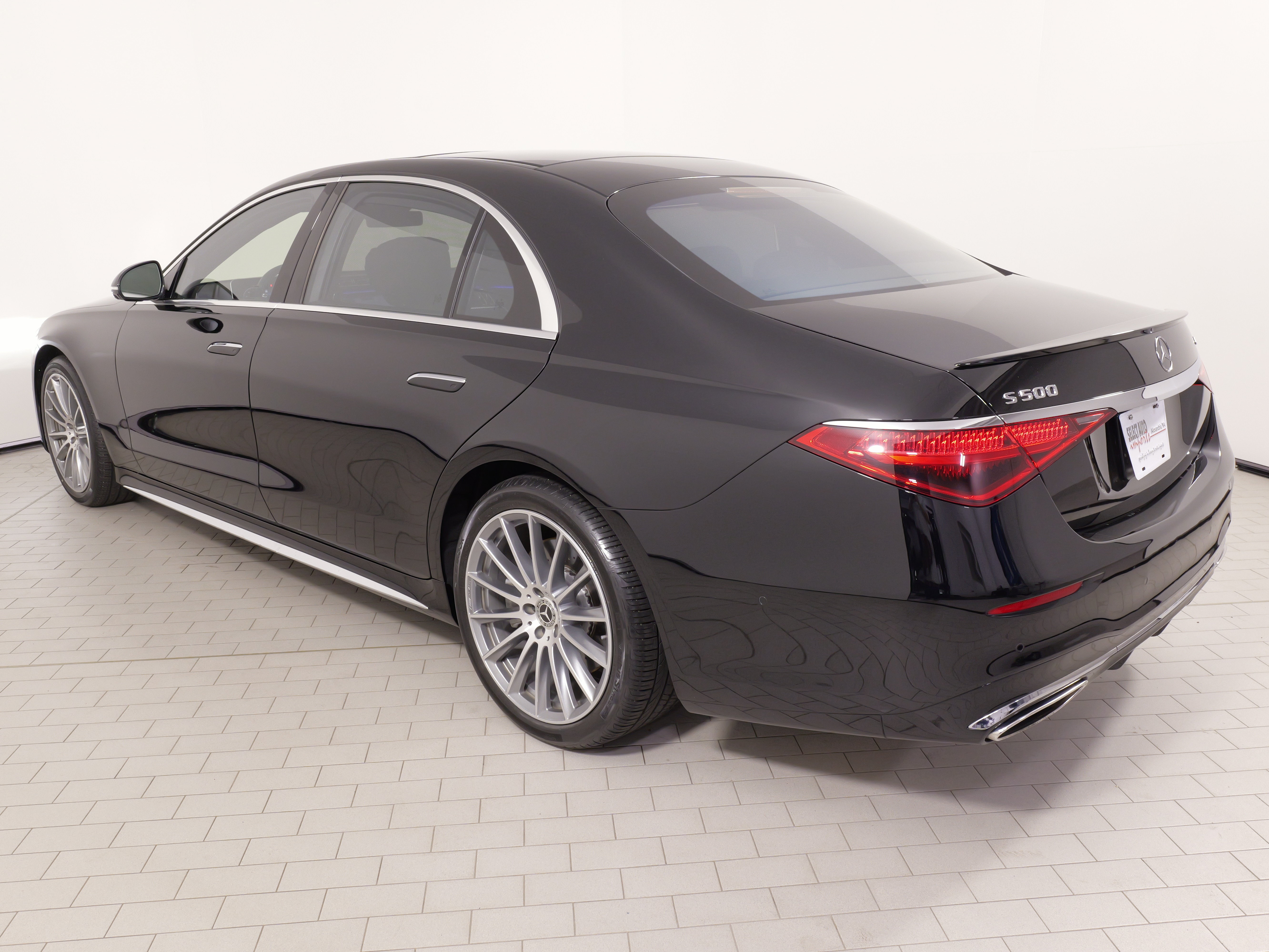 Used 2022 Mercedes-Benz S 500 4MATIC w/ AMG Line Package image 15