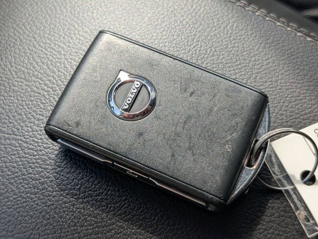 Certified 2023 Volvo XC40 B5 Core w/ Convenience Package image 37