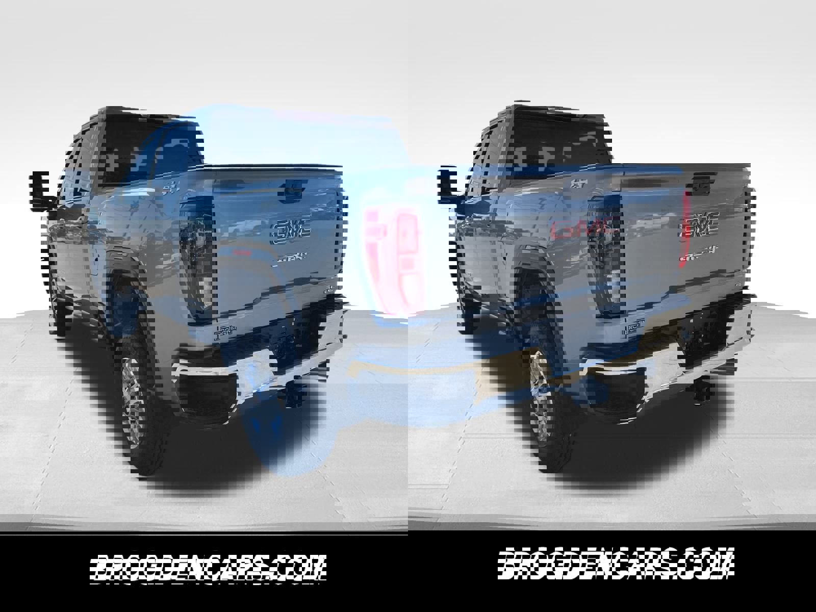 New 2025 GMC Sierra 2500 SLE w/ SLE Value Package; image 5