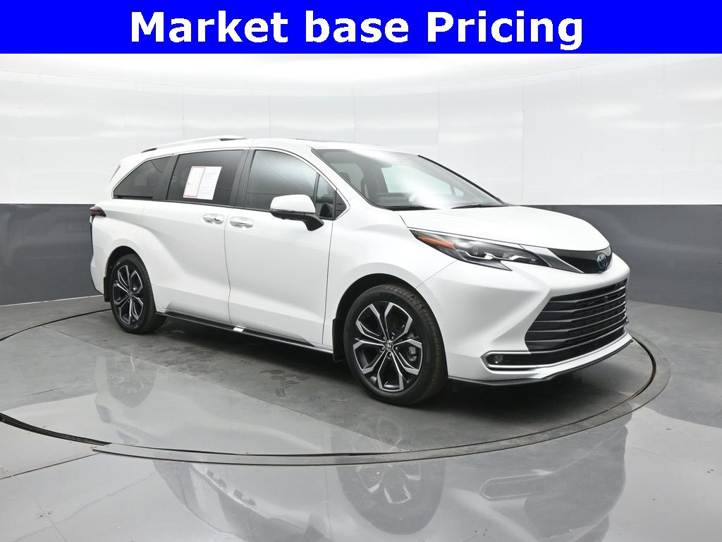 Used 2025 Toyota Sienna Platinum
