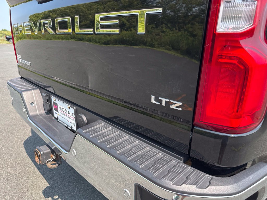Used 2022 Chevrolet Silverado 2500 LTZ w/ LTZ Convenience Package AWD/4WD image 20