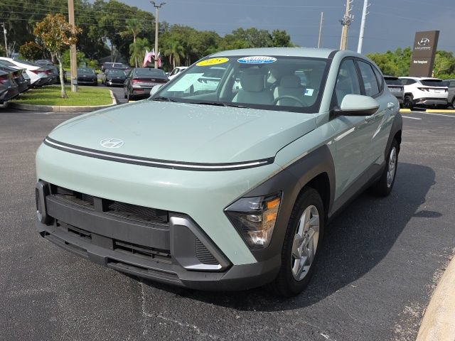 Certified 2025 Hyundai Kona SE FWD image 2