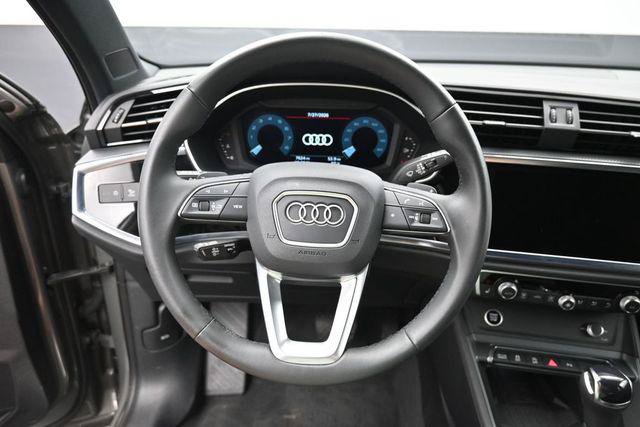 Used 2025 Audi Q3 2.0T Premium w/ Convenience Package AWD/4WD image 17
