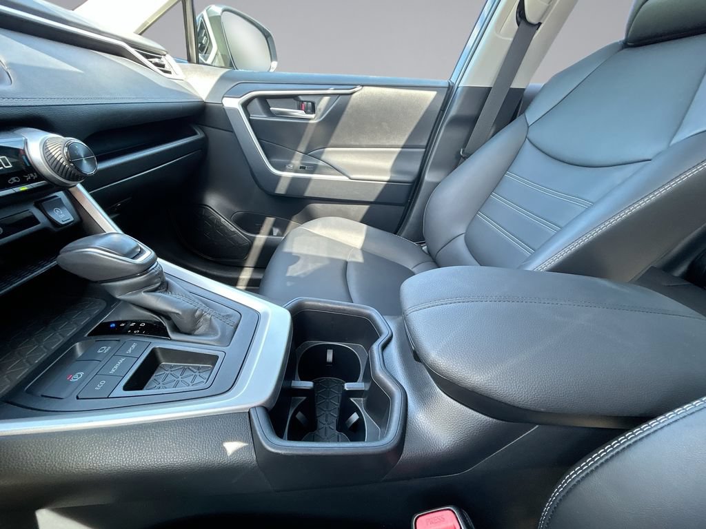Certified 2025 Toyota RAV4 XLE Premium FWD image 28