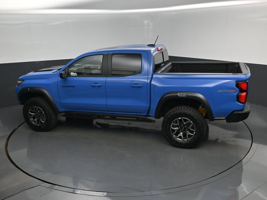 Used 2026 Chevrolet Colorado ZR2 w/ Technology Package AWD/4WD image 14