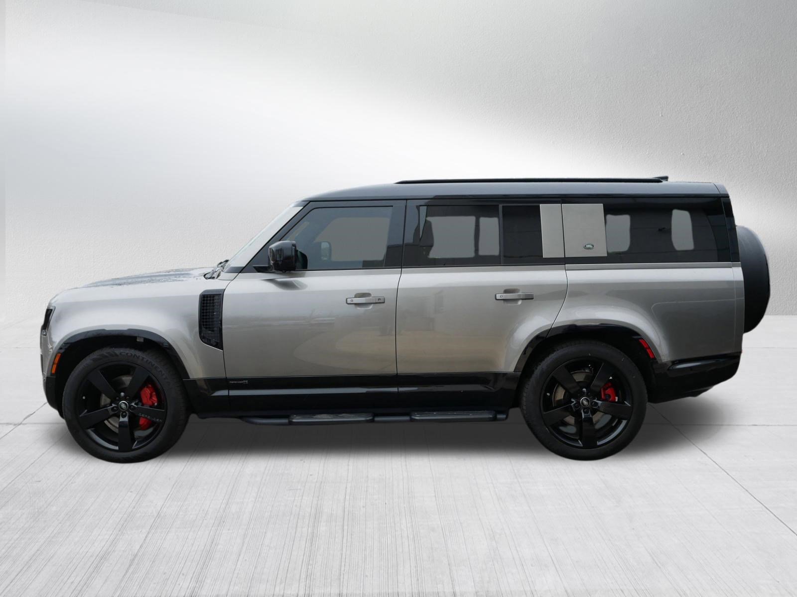 Used 2024 Land Rover Defender 130 X image 4