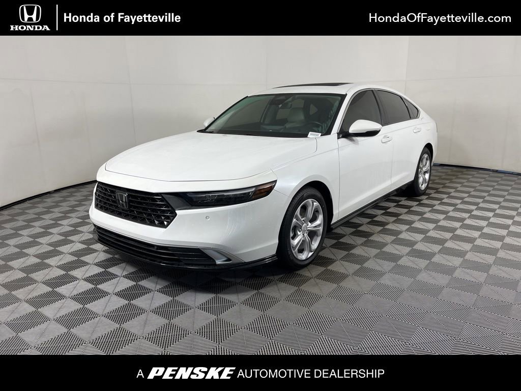 Used 2023 Honda Accord Touring image 1