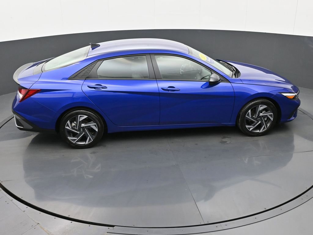 Certified 2025 Hyundai Elantra Sport image 30
