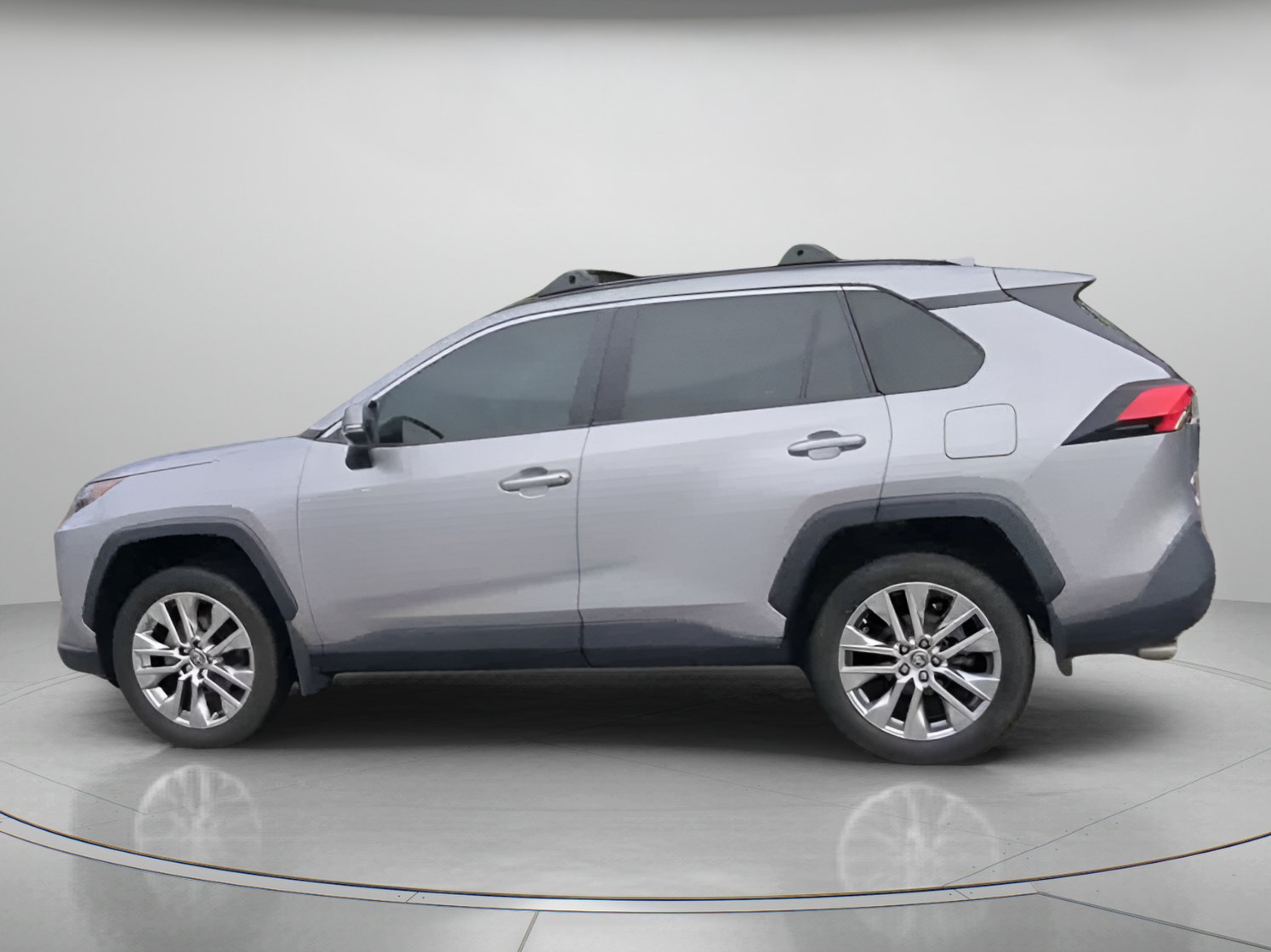 Used 2025 Toyota RAV4 XLE Premium w/ Weather Package FWD image 17