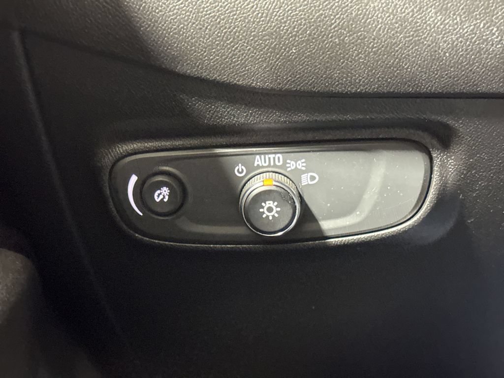 Used 2019 Chevrolet Equinox LT FWD image 18