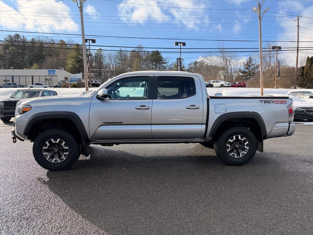 Used 2023 Toyota Tacoma TRD Off-Road w/ Technology Package image 3