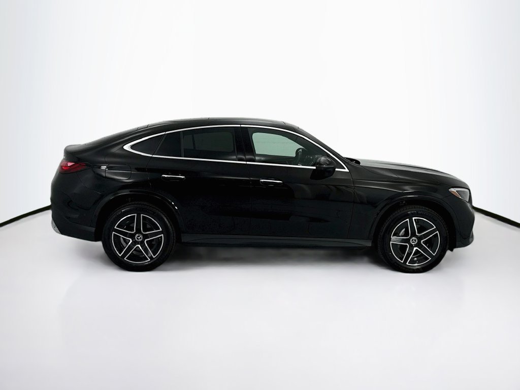 Used 2024 Mercedes-Benz GLC 300 4MATIC image 4