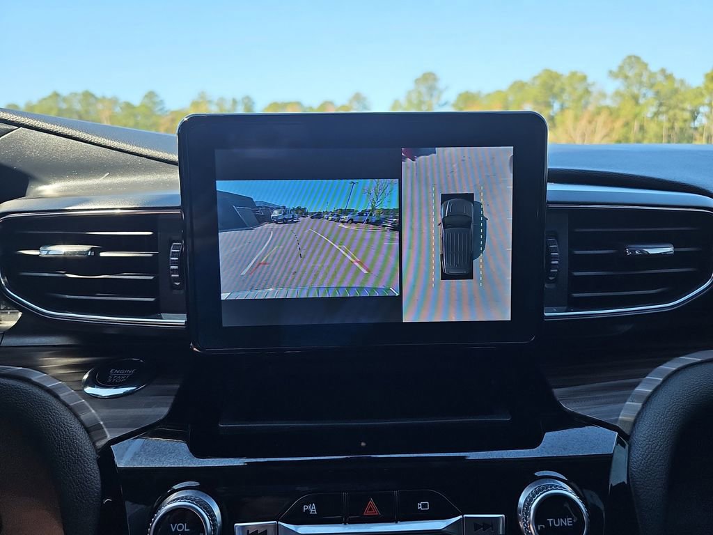 Used 2022 Ford Explorer Limited w/ Equipment Group 301A image 29