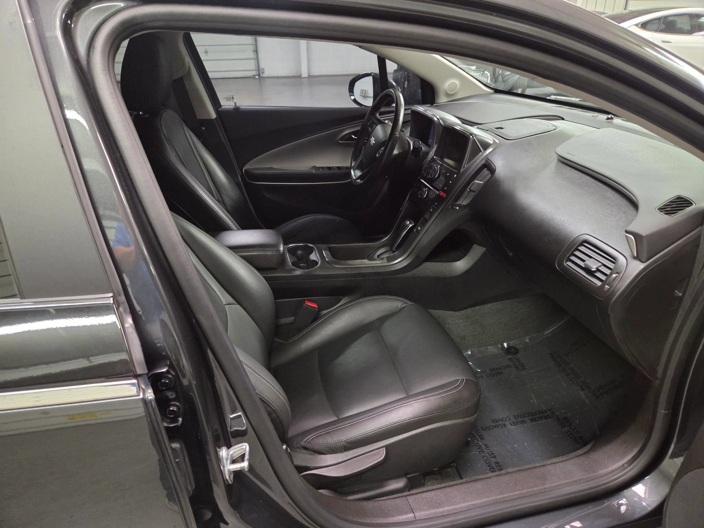 Used 2014 Chevrolet Volt Premium w/ Premium Trim Package FWD image 32