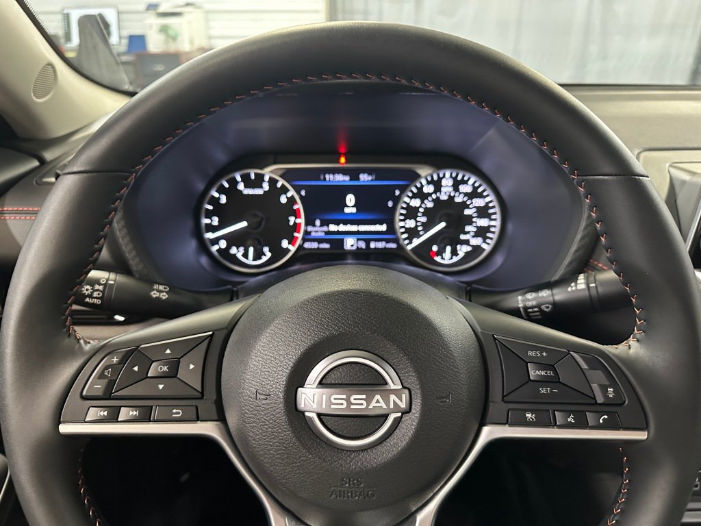 Used 2025 Nissan Sentra SR FWD image 9