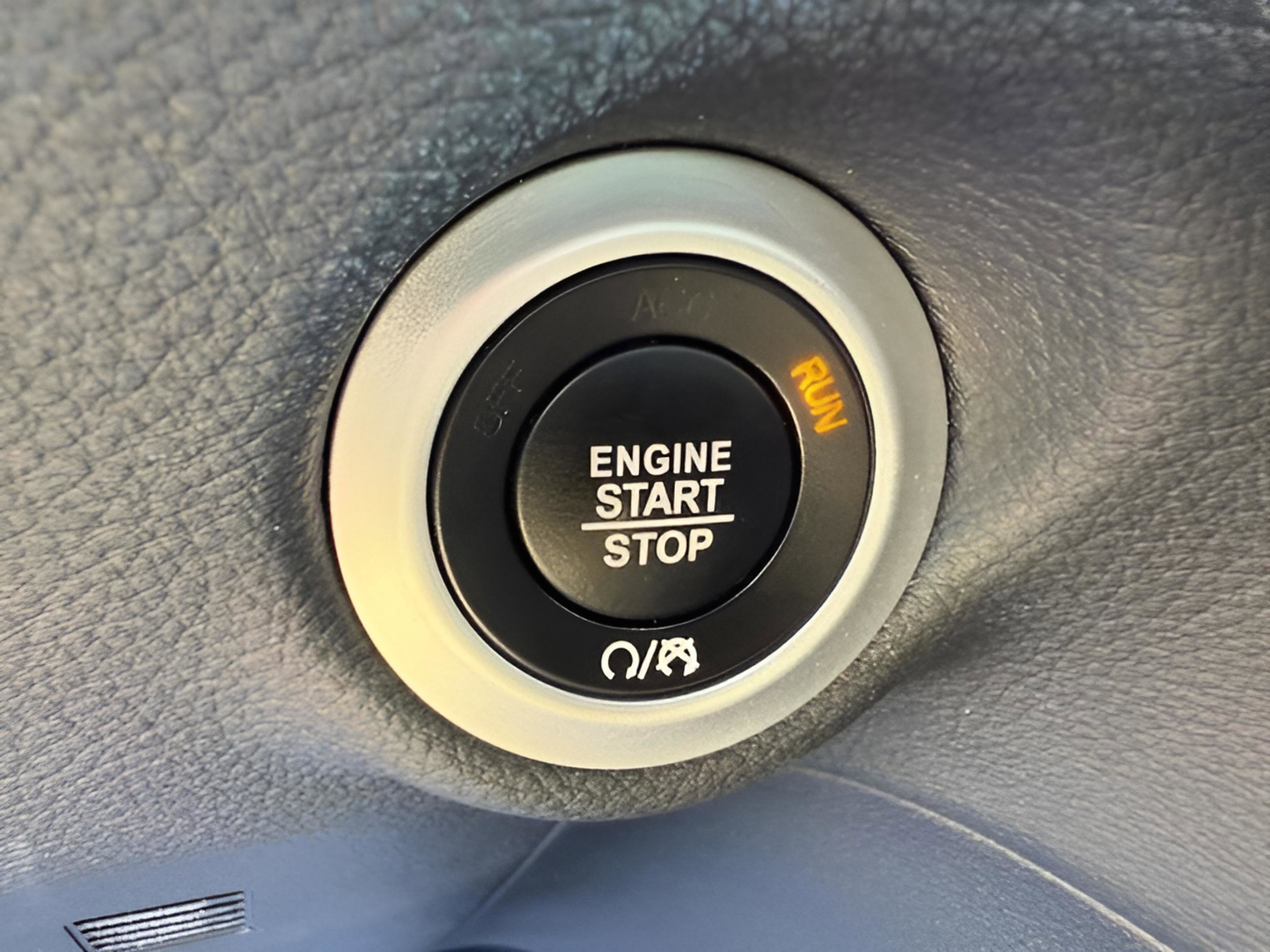 Certified 2021 Chrysler Pacifica Touring-L w/ Uconnect Theater Family Group image 22