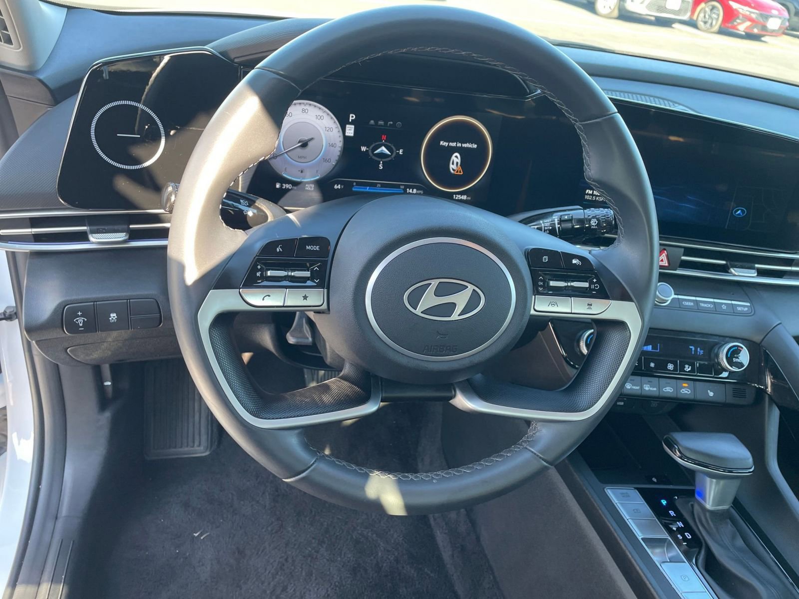 Used 2025 Hyundai Elantra SEL image 27