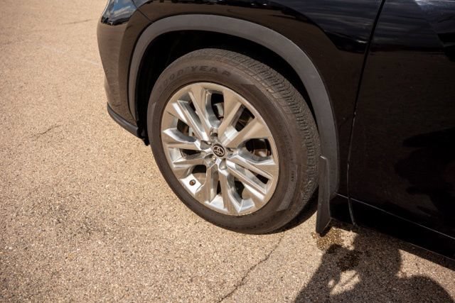 Used 2020 Toyota Highlander Limited AWD/4WD image 12