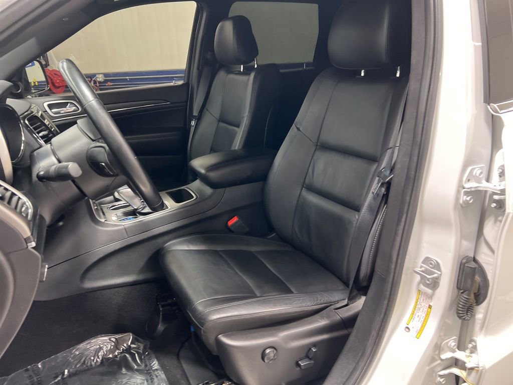 Used 2020 Jeep Grand Cherokee Limited RWD image 15