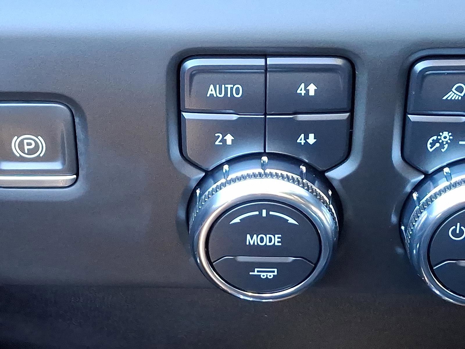 Used 2024 GMC Sierra 3500 AT4 w/ AT4 Premium Plus Package image 27