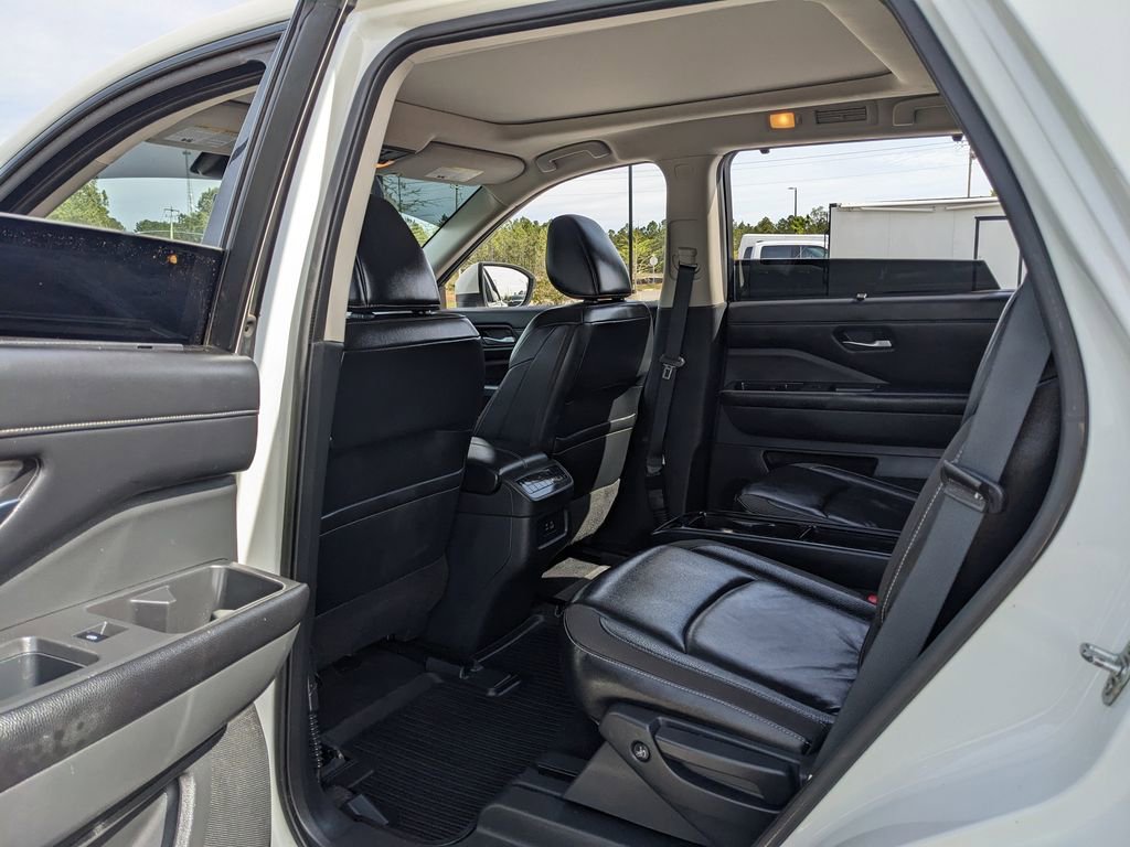 Used 2024 Nissan Pathfinder SL w/ SL Premium Package image 37