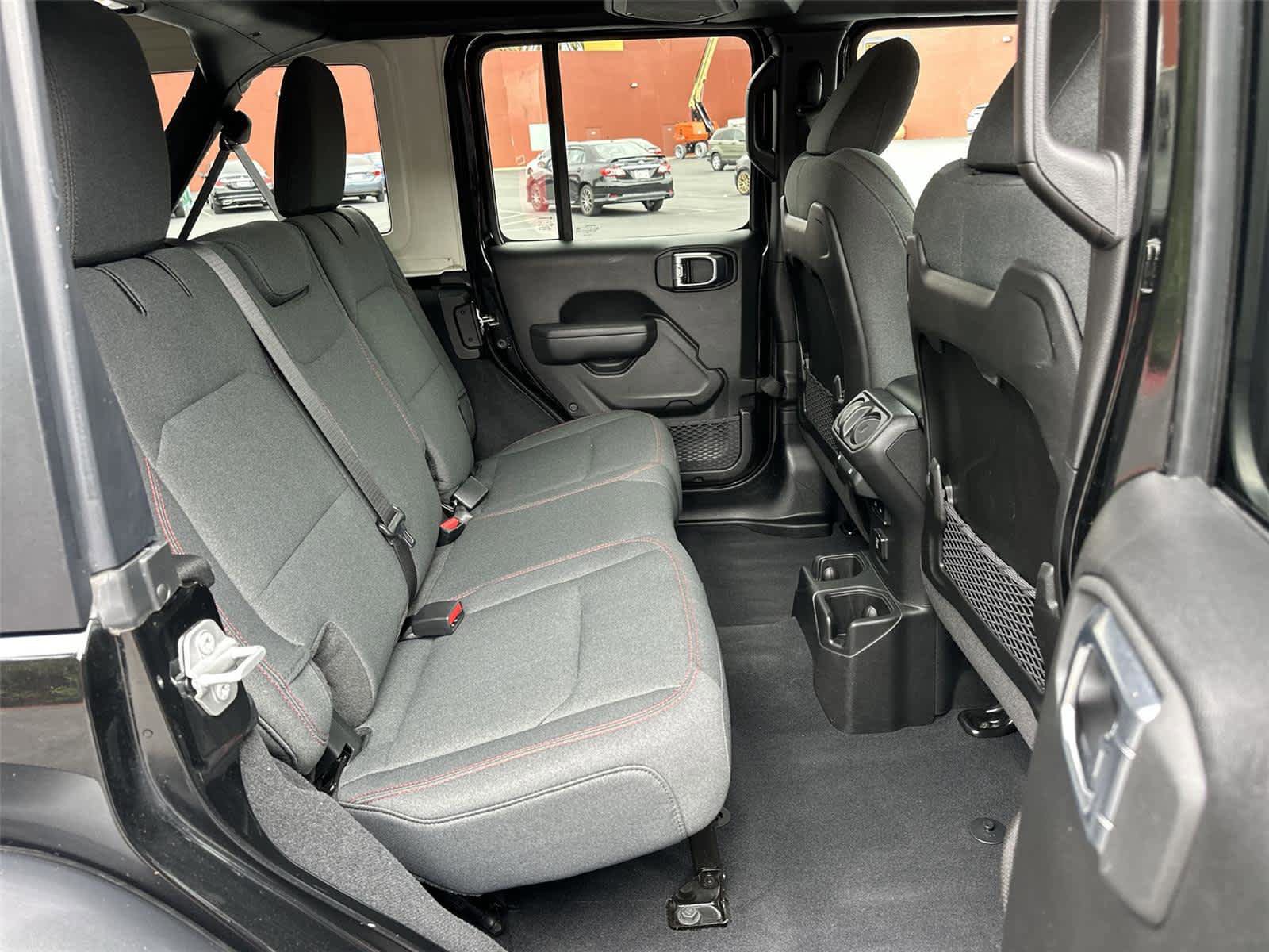 Used 2026 Jeep Wrangler Unlimited Rubicon AWD/4WD image 14
