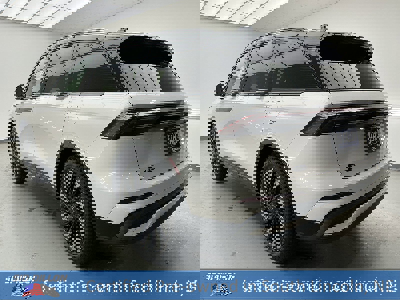 Used 2025 Lincoln Nautilus Reserve w/ Jet Appearance Package image 6