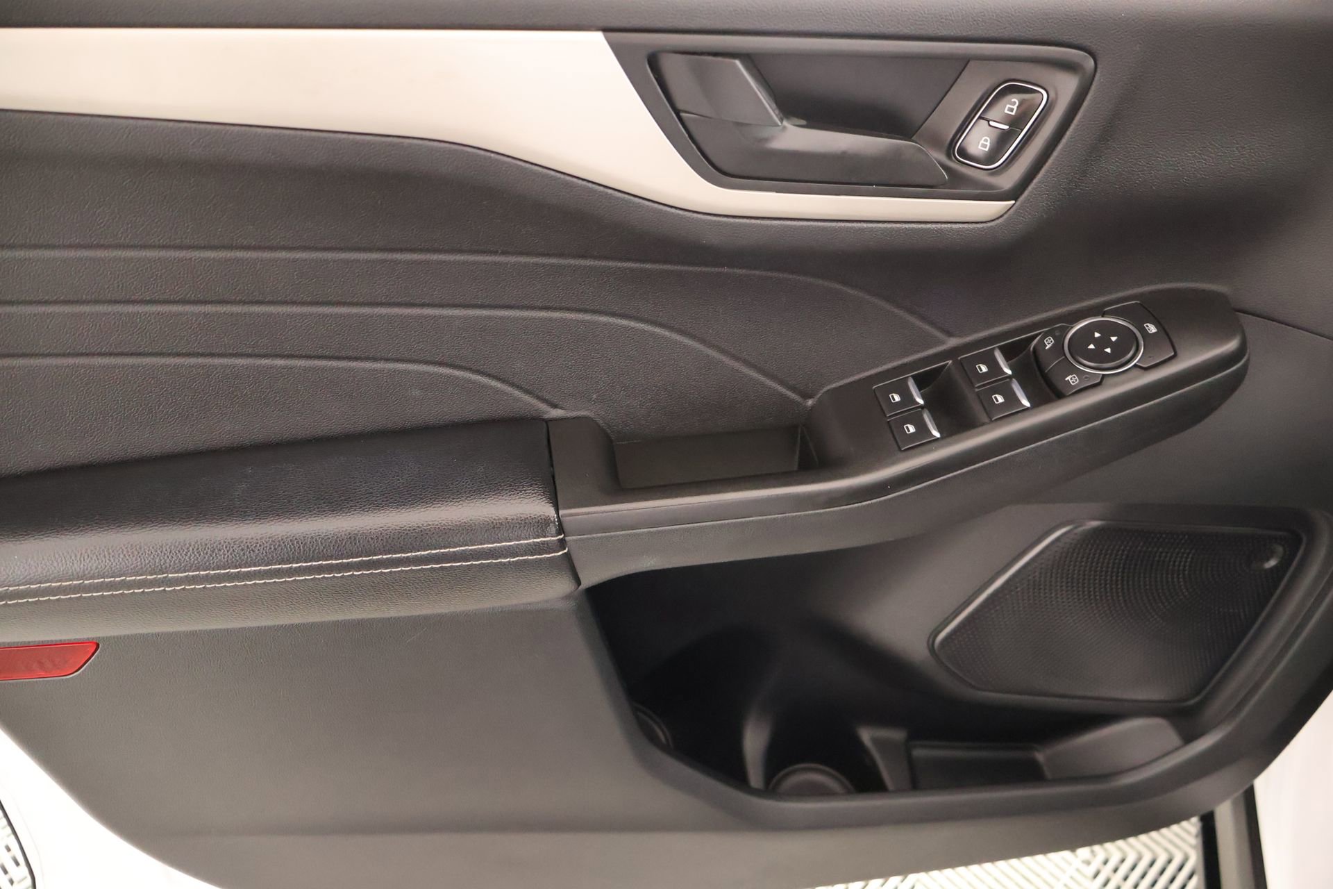 Used 2022 Ford Escape SE FWD image 14