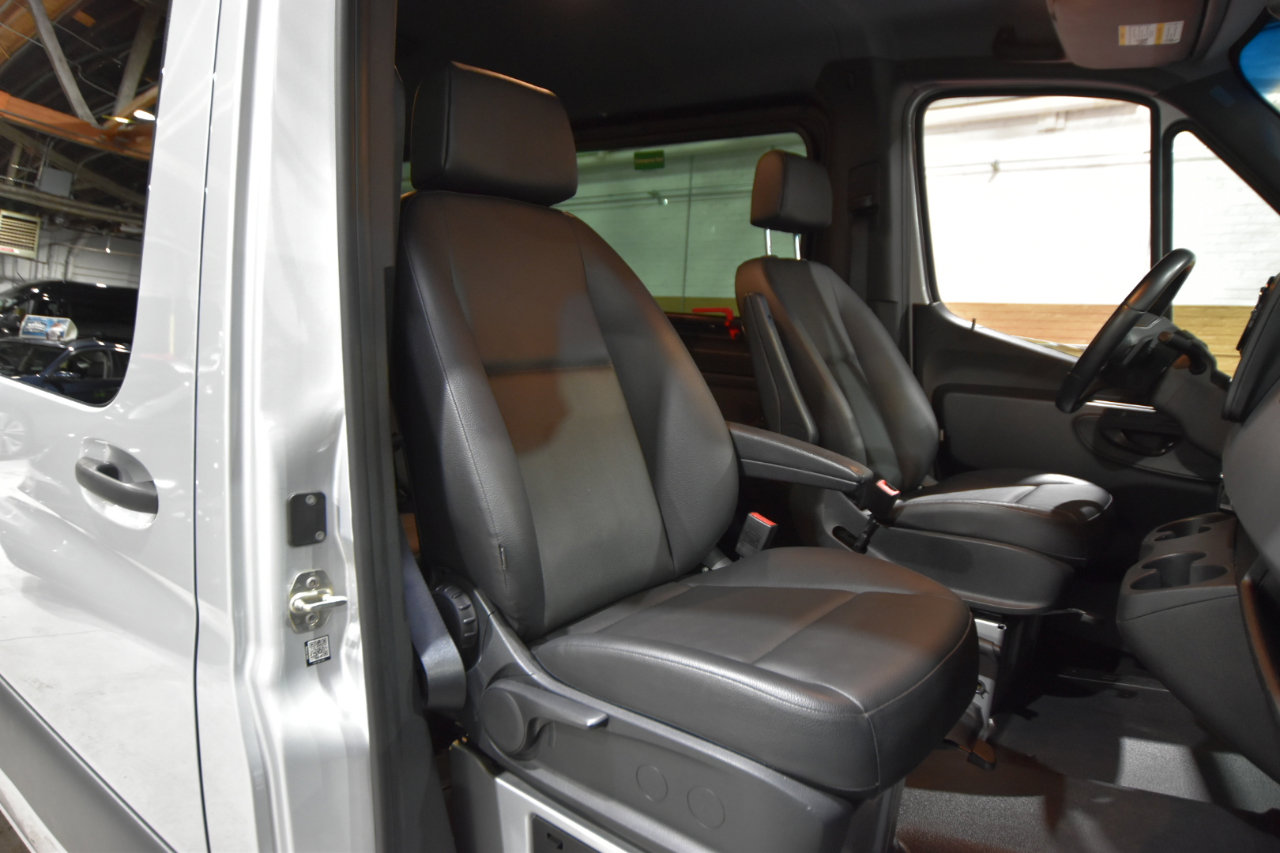 Used 2021 Mercedes-Benz Sprinter 2500 image 37