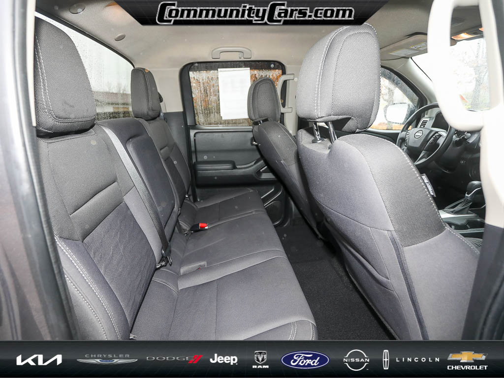 Used 2023 Nissan Frontier SV image 24