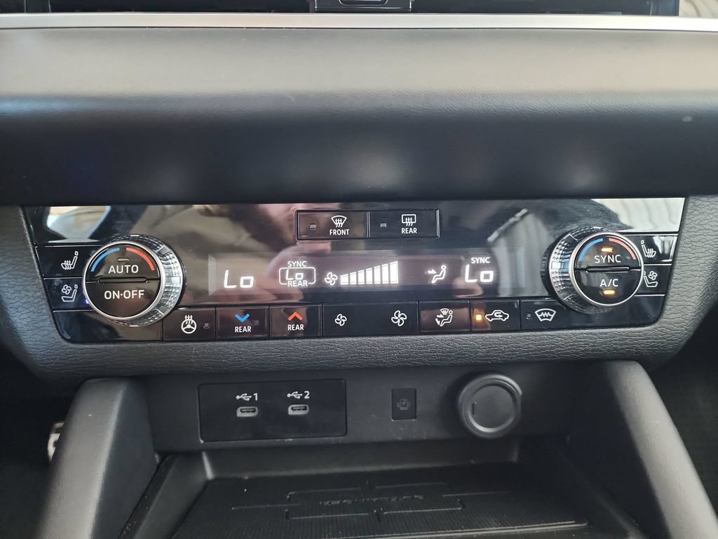 Used 2025 Mitsubishi Outlander SEL AWD/4WD image 28