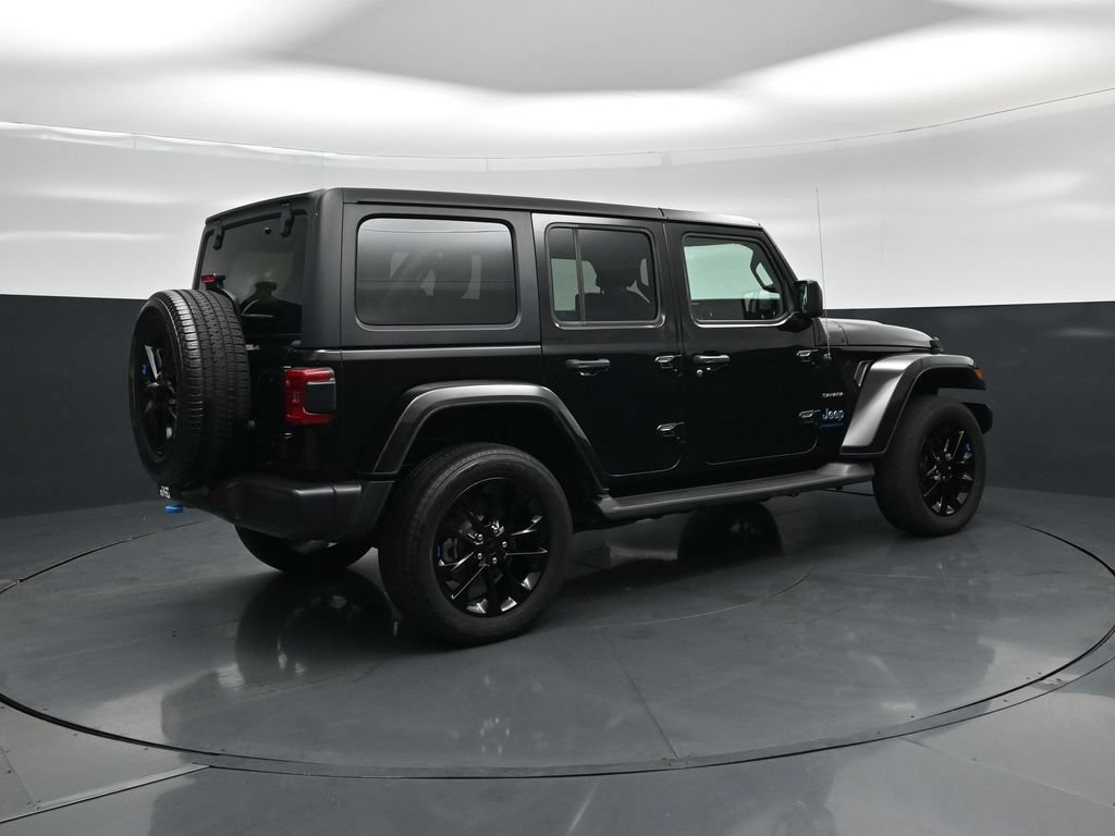 Used 2023 Jeep Wrangler Unlimited Sahara AWD/4WD image 21