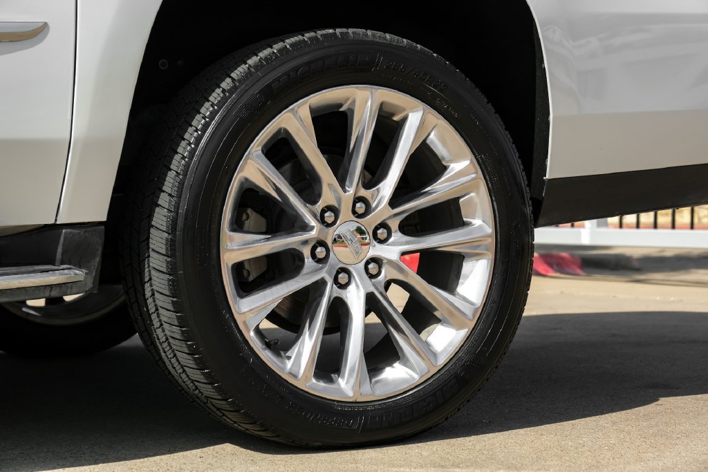 Used 2019 Cadillac Escalade ESV Premium Luxury RWD image 65