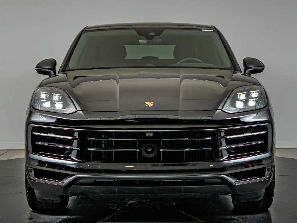 Certified 2025 Porsche Cayenne E-Hybrid Coupe AWD/4WD image 11