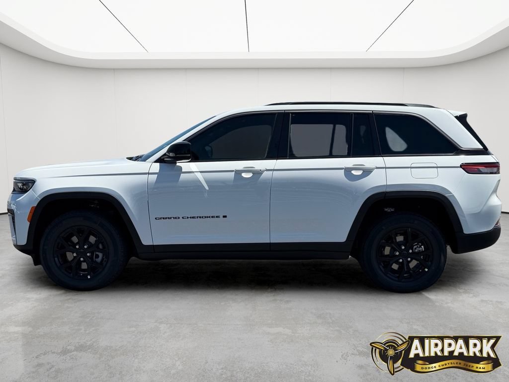 New 2026 Jeep Grand Cherokee Altitude RWD image 7
