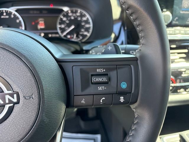 Certified 2025 Nissan Pathfinder SV FWD image 37