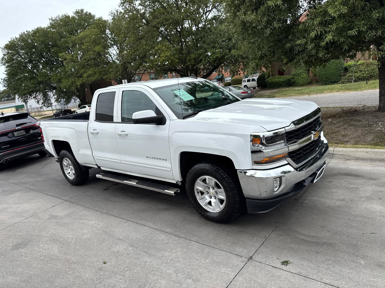 Used 2018 Chevrolet Silverado 1500 LT w/ All Star Edition AWD/4WD image 7