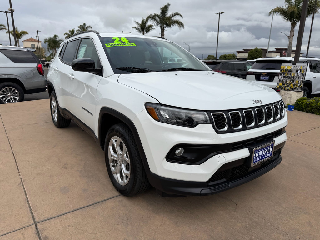 Used 2024 Jeep Compass Latitude AWD/4WD image 3