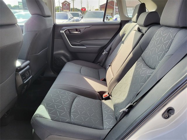 Used 2025 Toyota RAV4 XLE image 5