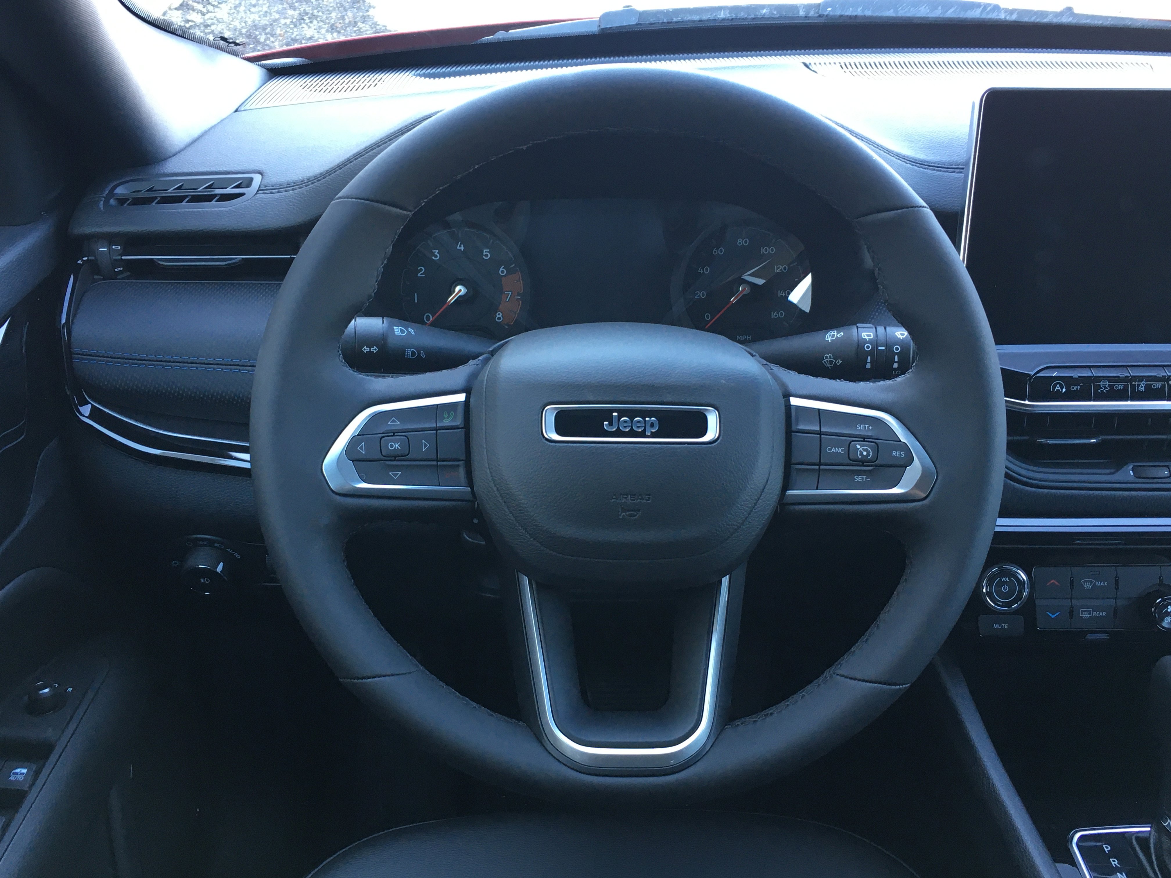 New 2026 Jeep Compass Latitude image 9