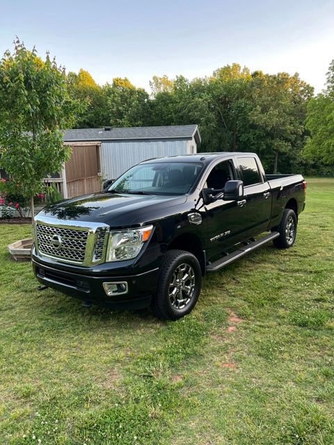 Used 2017 Nissan Titan SV AWD/4WD image 7