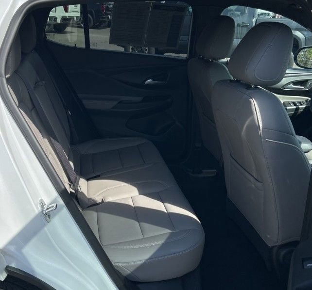 Used 2025 Buick Envista Avenir FWD image 13