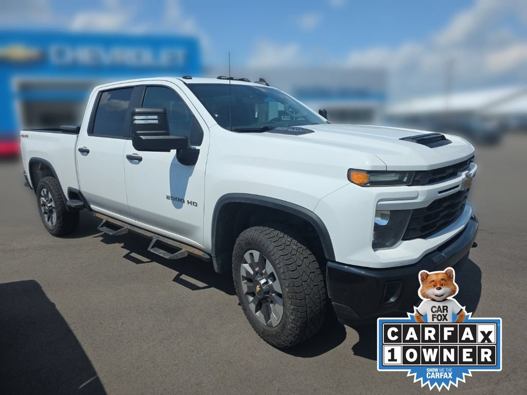 Used 2024 Chevrolet Silverado 2500 Custom w/ Custom Convenience Package AWD/4WD video 3